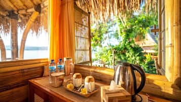 Exclusieve villa, 1 kingsize bed, privézwembad, uitzicht op oceaan | Individueel gedecoreerd, individueel gemeubileerd, een bureau