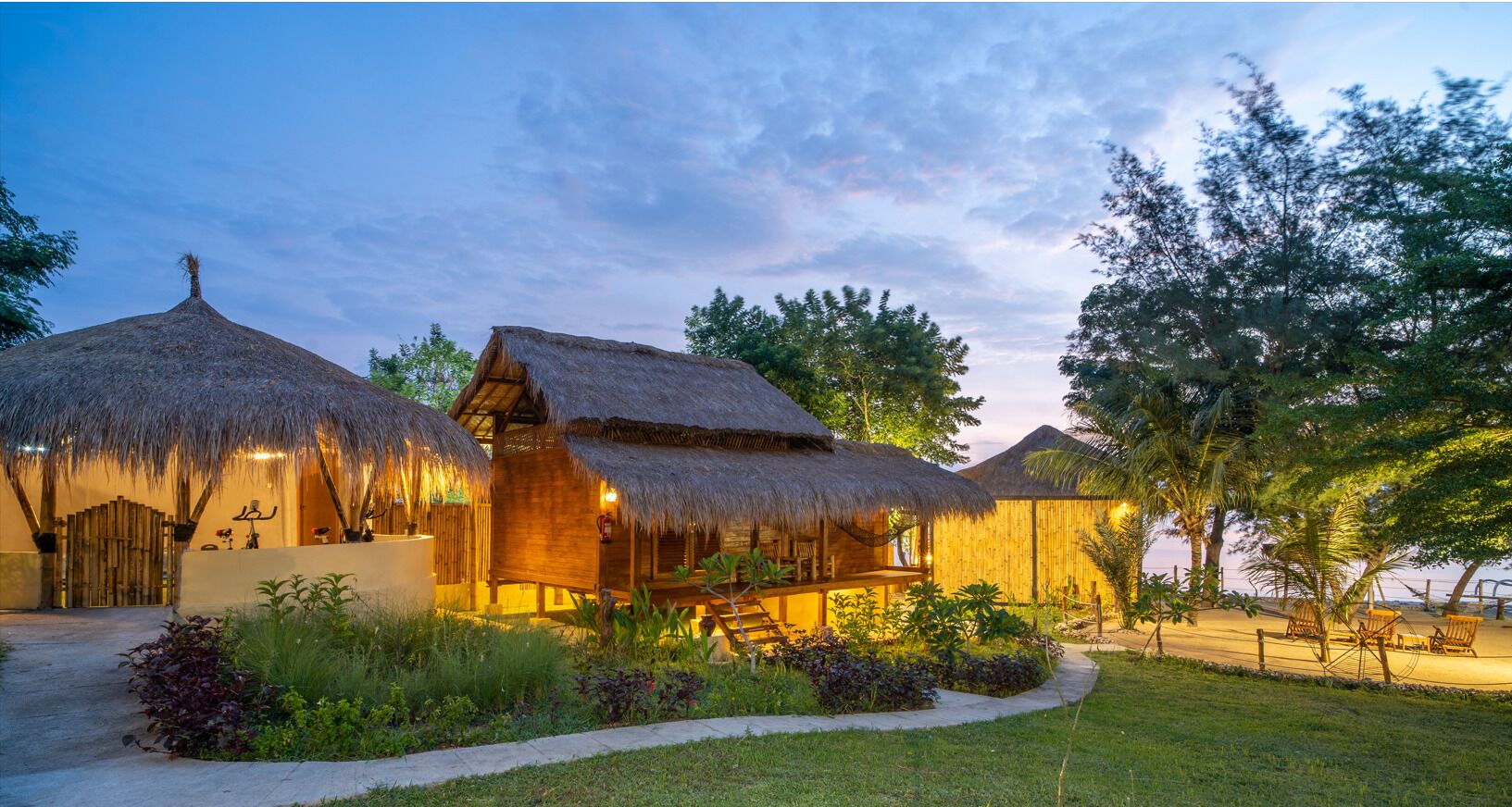 Comfort Villa, 1 Queen Bed, Garden View | Individually decorated, individually furnished, desk, laptop workspace