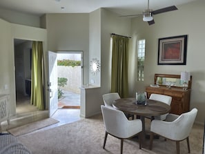 Dining - Private Pool & Spa, Mountain View Villa on the Golf Course 2-bedroom (Cathedral City)