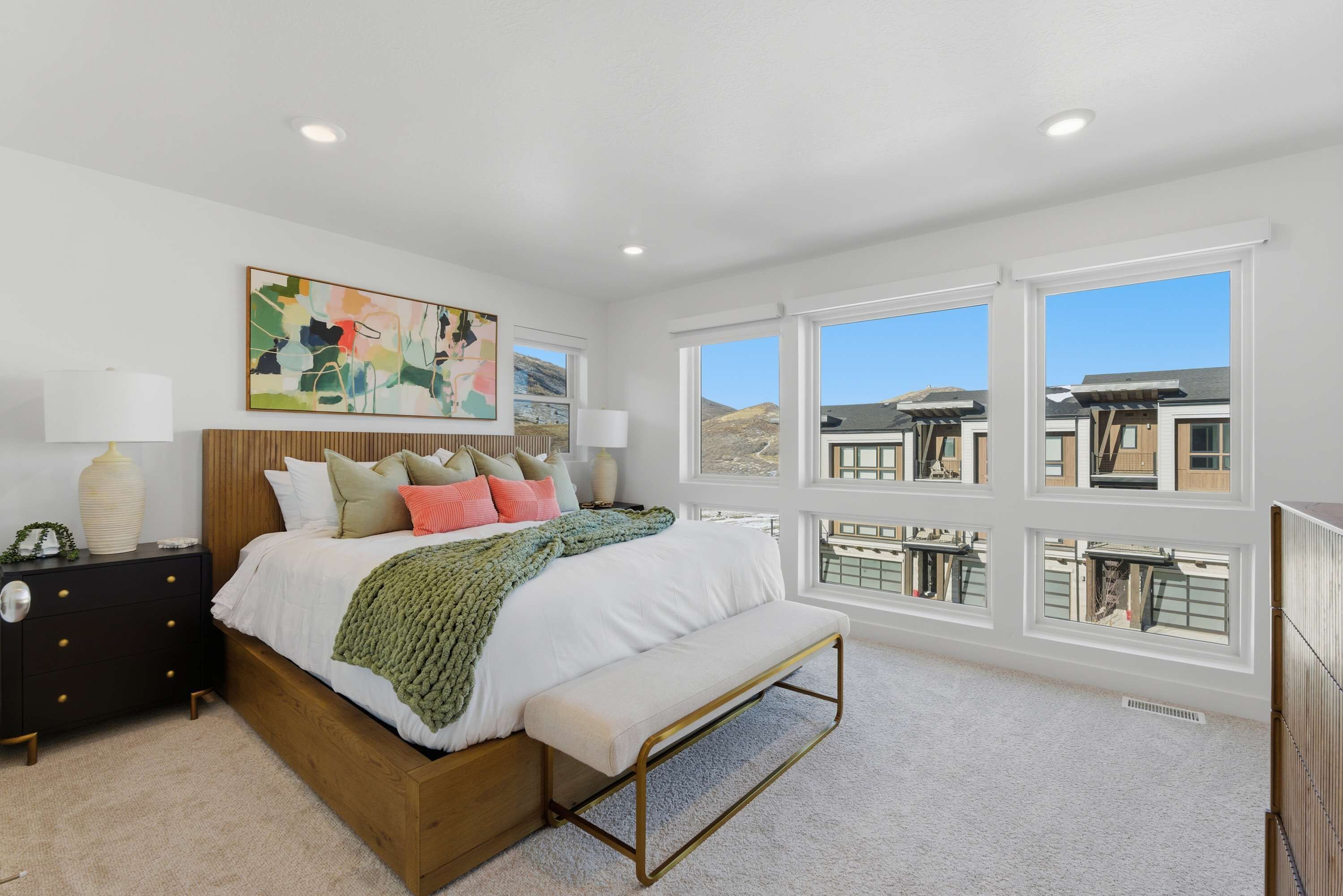 Iron/ironing board, travel crib, WiFi, bed sheets