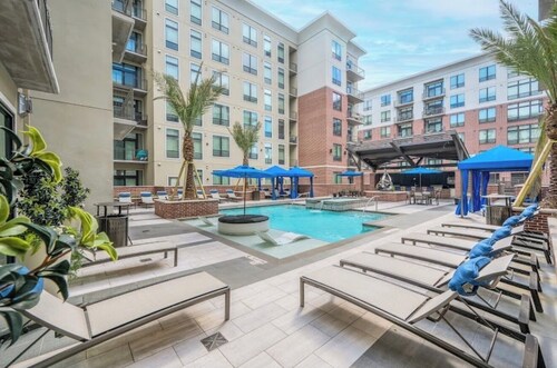 Cozy 1-bedroom apartment in wonderful Houston with AC and gym