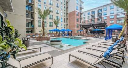 Cozy 1-bedroom apartment in wonderful Houston with AC and gym