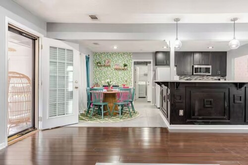 Cozy Nest 5 Bedroom, Hot Tub & Near Fort Benning