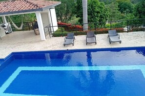 Piscine extérieure