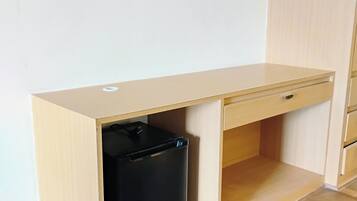 Skrivebord og wi-fi (inkludert)