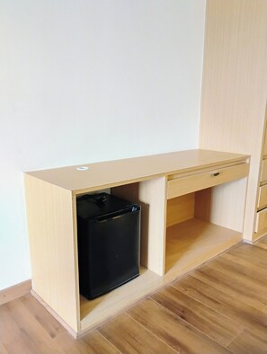 Skrivebord og wi-fi (inkludert)