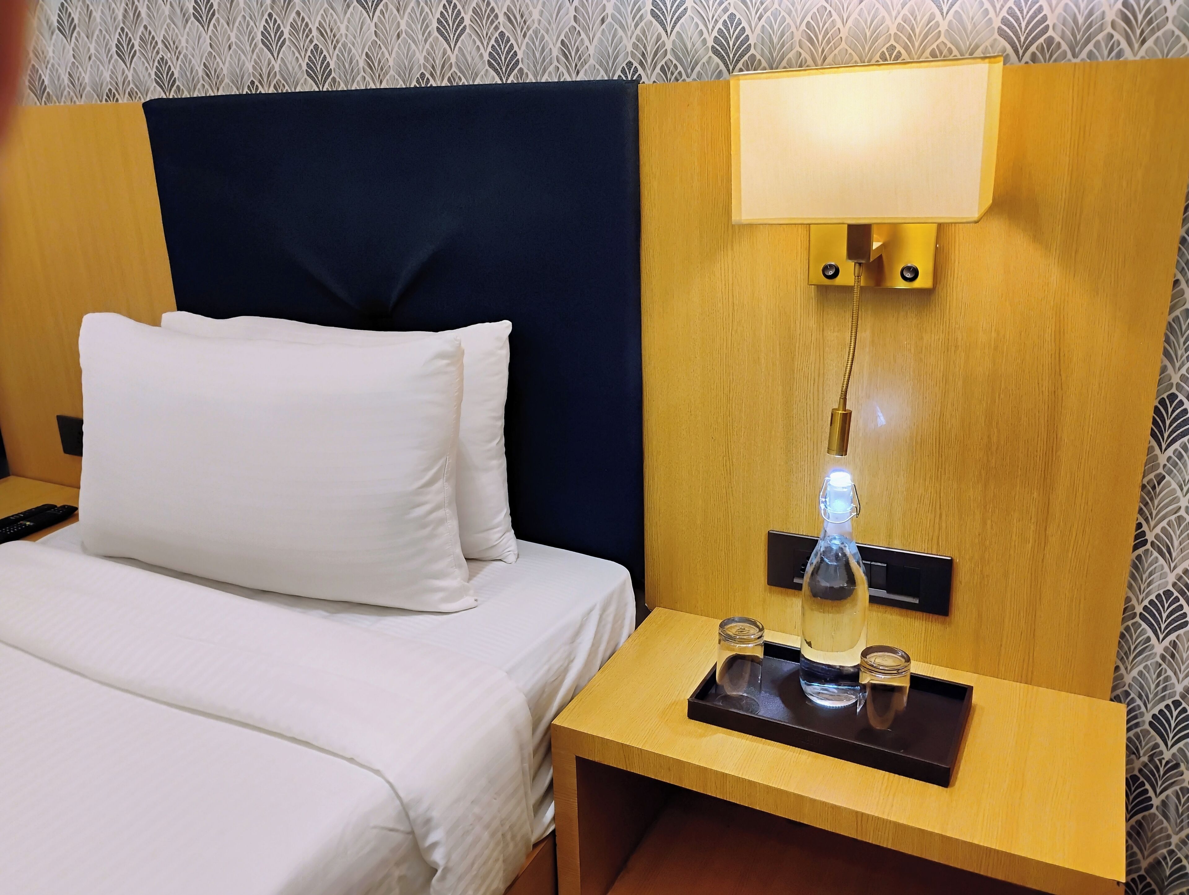 Skrivebord og wi-fi (inkludert)