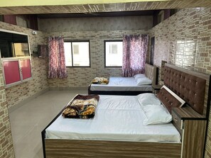 Deluxe Room | Free WiFi - Neelkanth Residency  (Varanasi)