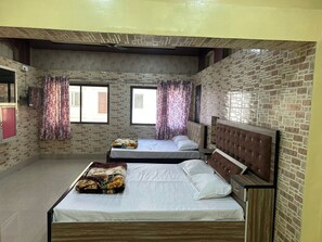 Deluxe Room | Free WiFi - Neelkanth Residency  (Varanasi)
