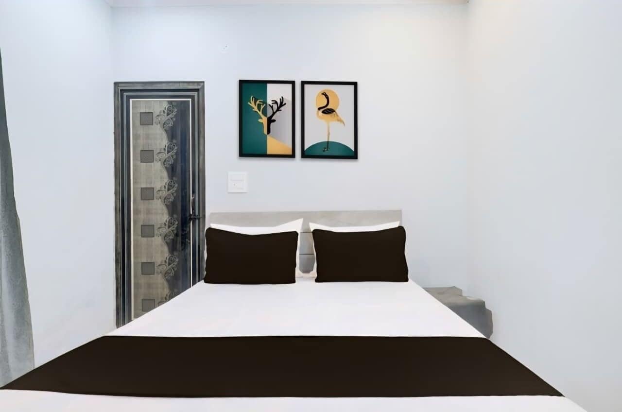Deluxe Room | Rollaway beds, free WiFi, bed sheets