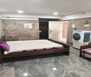 Basic Quadruple Room | Room amenity - PRM CLASSIC LODGE (Perundurai)