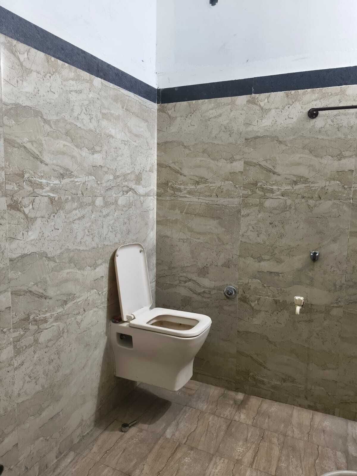 Basic-Dreibettzimmer | Badezimmer