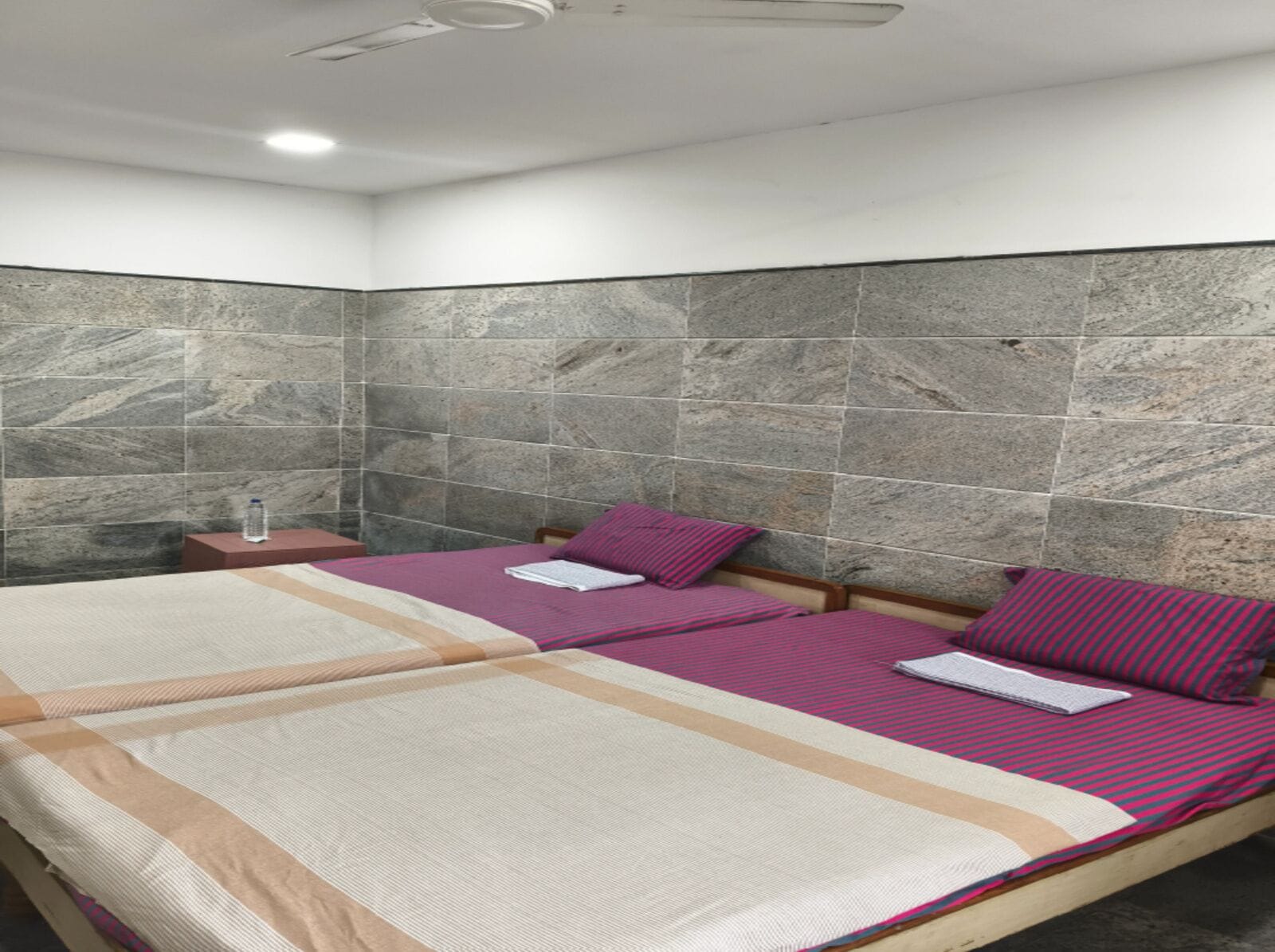 ベーシック トリプルルーム | WiFi (無料)