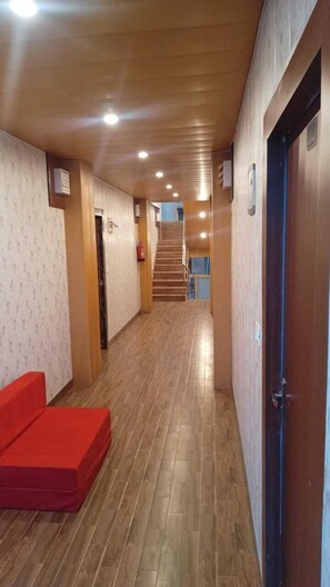 Lobby - Hotel Pine View Villa (Solan)