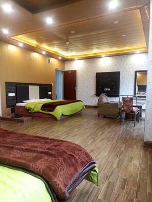 Family Room - Hotel Pine View Villa (Solan)