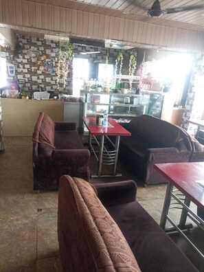 Interior - Hotel Pine View Villa (Solan)