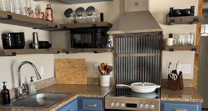 Evergreen Mountain Retreat w Hot Tub and Views Near Downtown