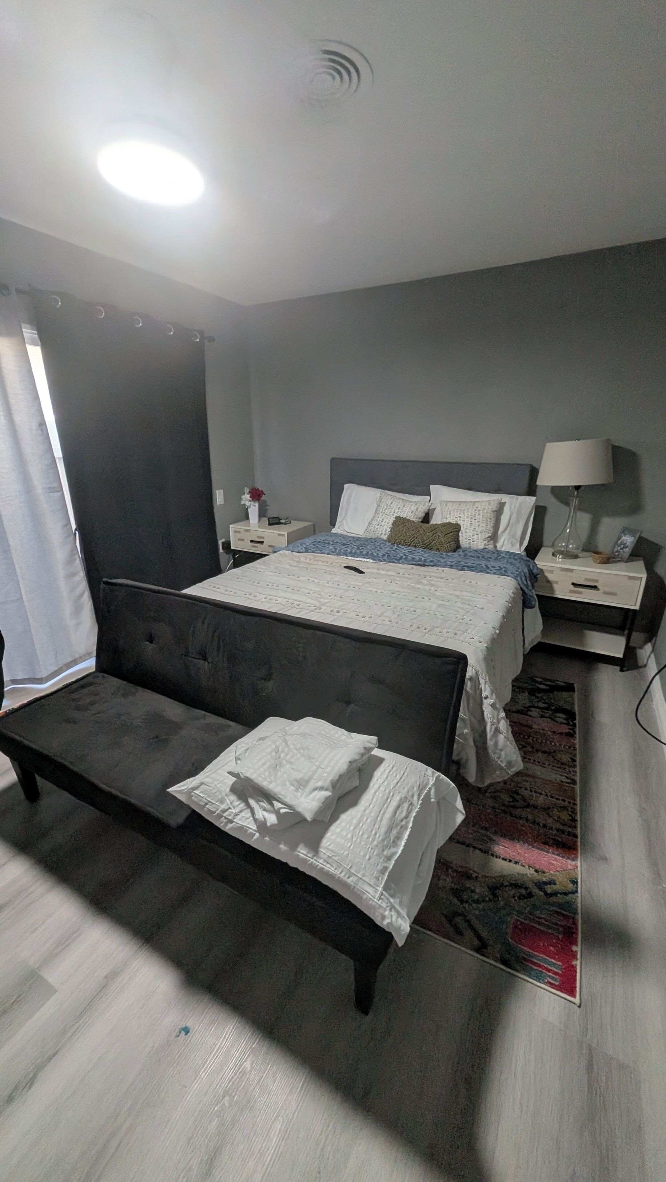 3 bedrooms, internet, bed sheets