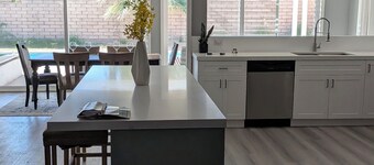 The Desert Oasis in Palm Desert; House with 3 bedrooms, 2 bathrooms, with a pool