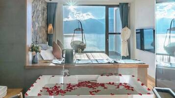 Deep soaking bathtub