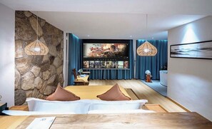 Basic-Doppelzimmer, Balkon, Meerblick | Wohnzimmer