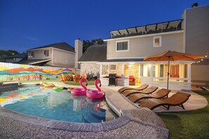 Pool - Epic Group Getaway - Pool, Game Room & Attractions (San Antonio)
