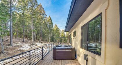 Great for Gatherings! Evergreen Getaway w/ Hot Tub