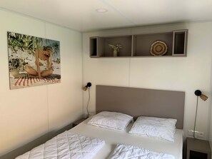 Chalet | 2 bedrooms, individually furnished, bed sheets - Chalet Dune Near Dutch Coastline (Koudekerke)