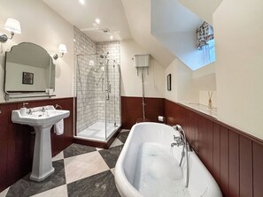 Towels - 5 bedroom accommodation in Church Stretton (Church Stretton)