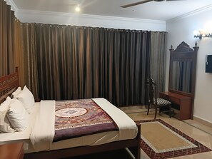 Standard Room | Free WiFi, bed sheets - Sapphire Lodge (Islamabad)
