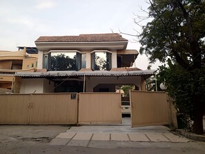 Exterior - Sapphire Lodge (Islamabad)