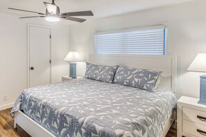 3 bedrooms, internet, bed sheets - Walk to Beach! Dog-Friendly Home in Murrells Inlet (Murrells Inlet)