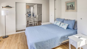3 bedrooms, internet, bed sheets - Walk to Beach! Dog-Friendly Home in Murrells Inlet (Murrells Inlet)