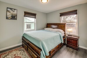 3 bedrooms, desk, iron/ironing board, Internet - 2 Mi to Motor Speedway! Indy Home w/ Fenced Yard (Indianapolis)