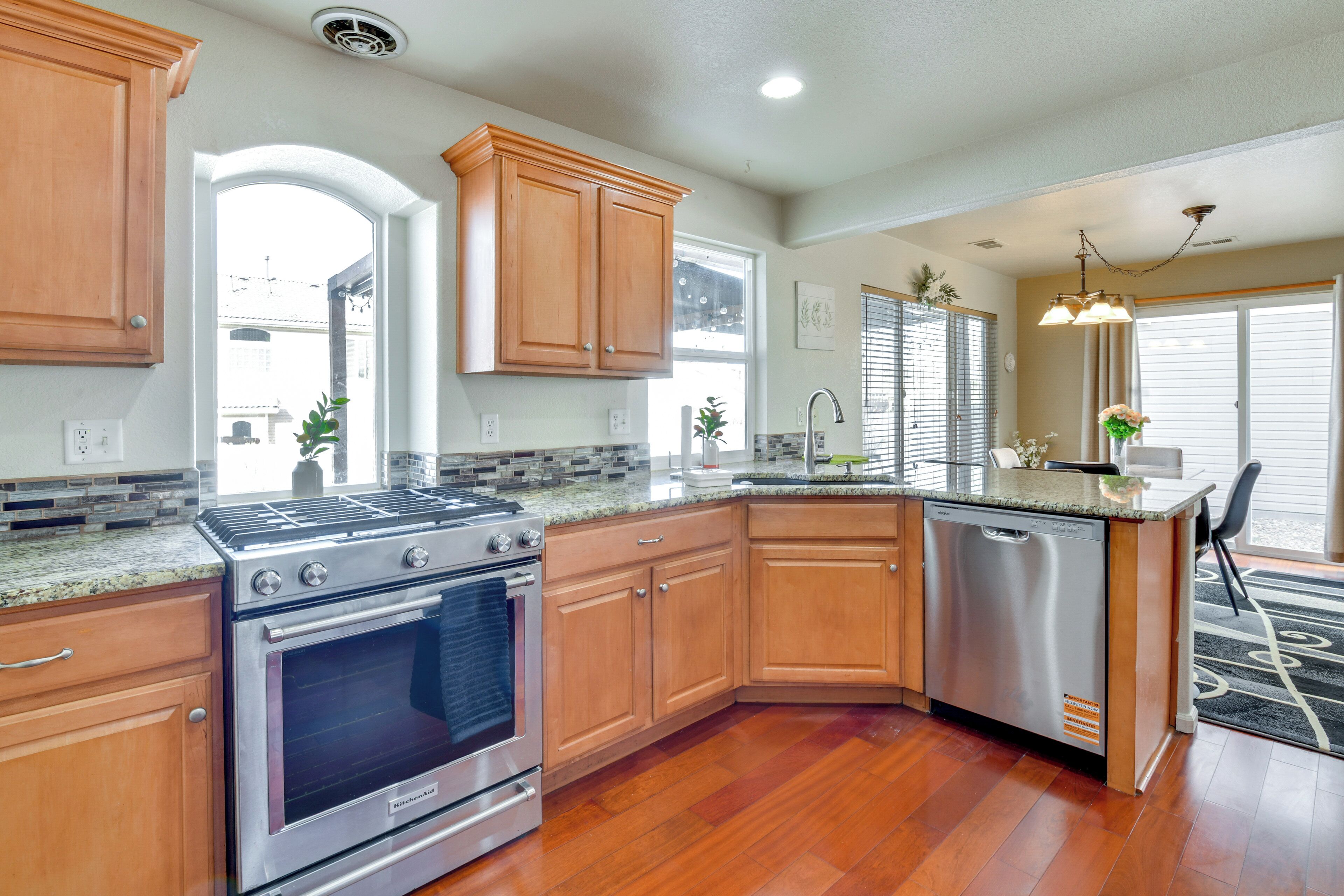 冰箱、微  波炉、炉灶、洗碗机