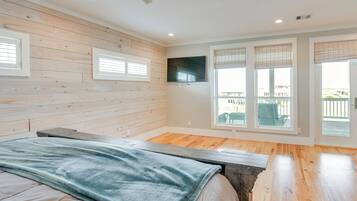 3 quartos, escrivaninha, ferros/tábuas de passar roupa