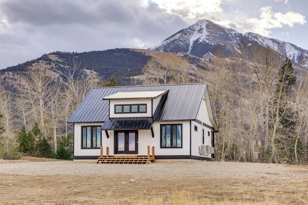 Pray Vacation Rental | 2BR | 2BA | 1,600 Sq Ft | 5 Steps to Enter