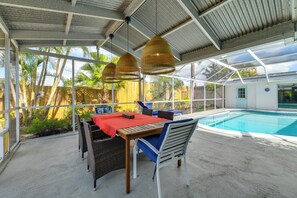 Dining - 4 Mi to Siesta Key Beach! Home w/ Backyard Oasis (Sarasota)