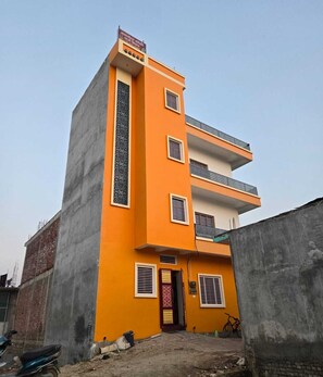 Fachada de la propiedad
