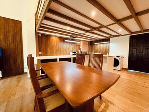 Appartement, 1 slaapkamer, balkon, uitzicht op tuin | Dineren