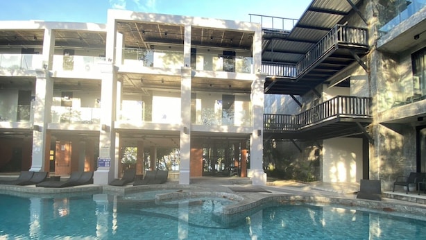 Leilighet, 1 soverom, balkong, hageutsikt | Basseng | Utendørsbasseng