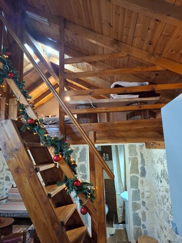 Brilliant 1-bedroom apartment with AC in charming Manikia