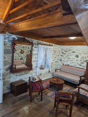 Interior - Brilliant 1-bedroom apartment with AC in charming Manikia (Manikia)