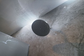 Superior Room, Patio, Pool View | Bathroom | Shower, rainfall showerhead, free toiletries, towels - Pondok Chesia By The Loka (Badung)