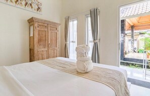 Quarto standard, varanda | Escrivaninha