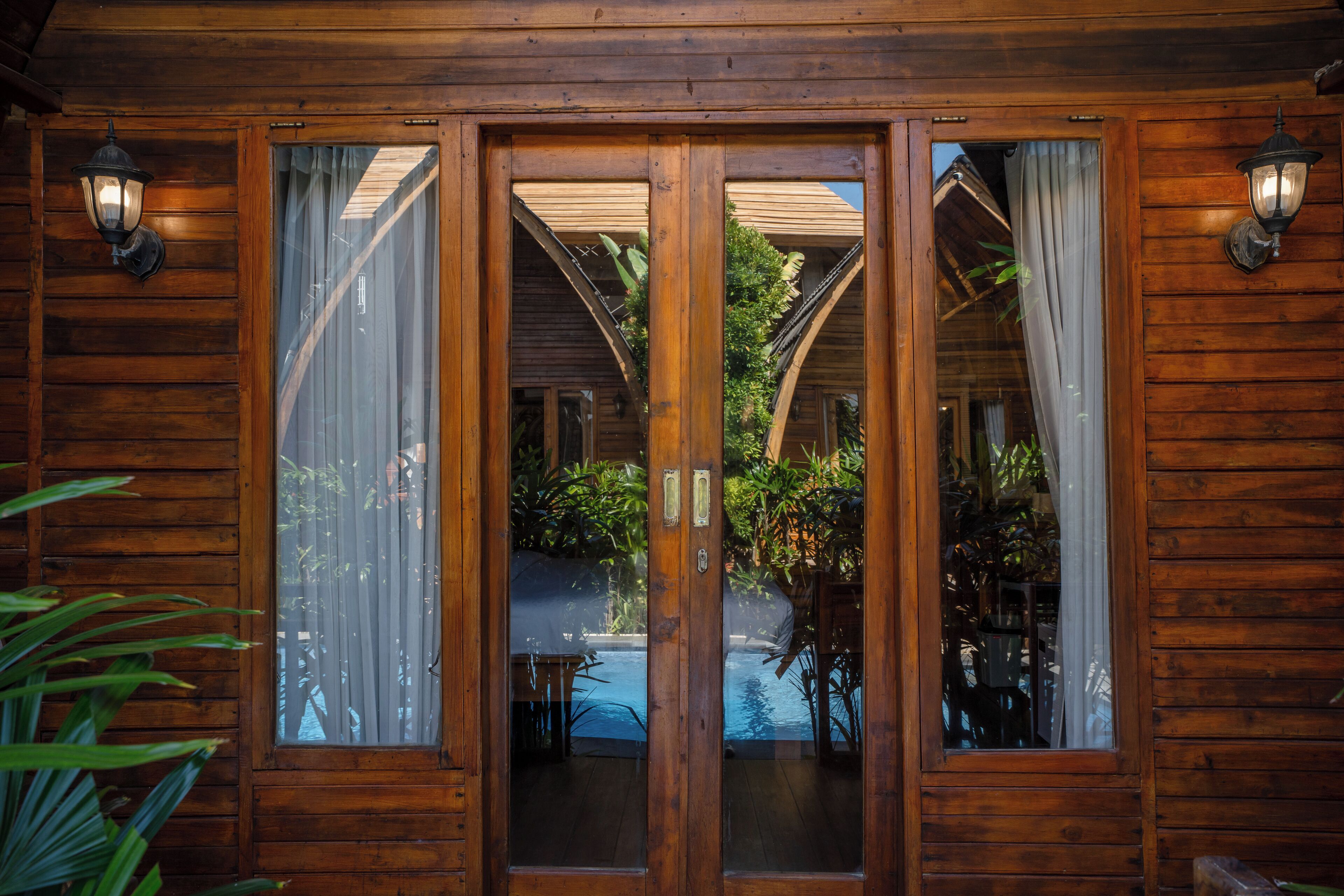 Superior Room, Patio, Pool View | Desk