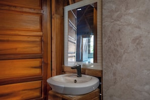 Superior Room, Patio, Pool View | Bathroom | Shower, rainfall showerhead, free toiletries, towels - Pondok Chesia By The Loka (Badung)