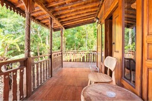 Chambre Deluxe, vue piscine | Vue de la chambre