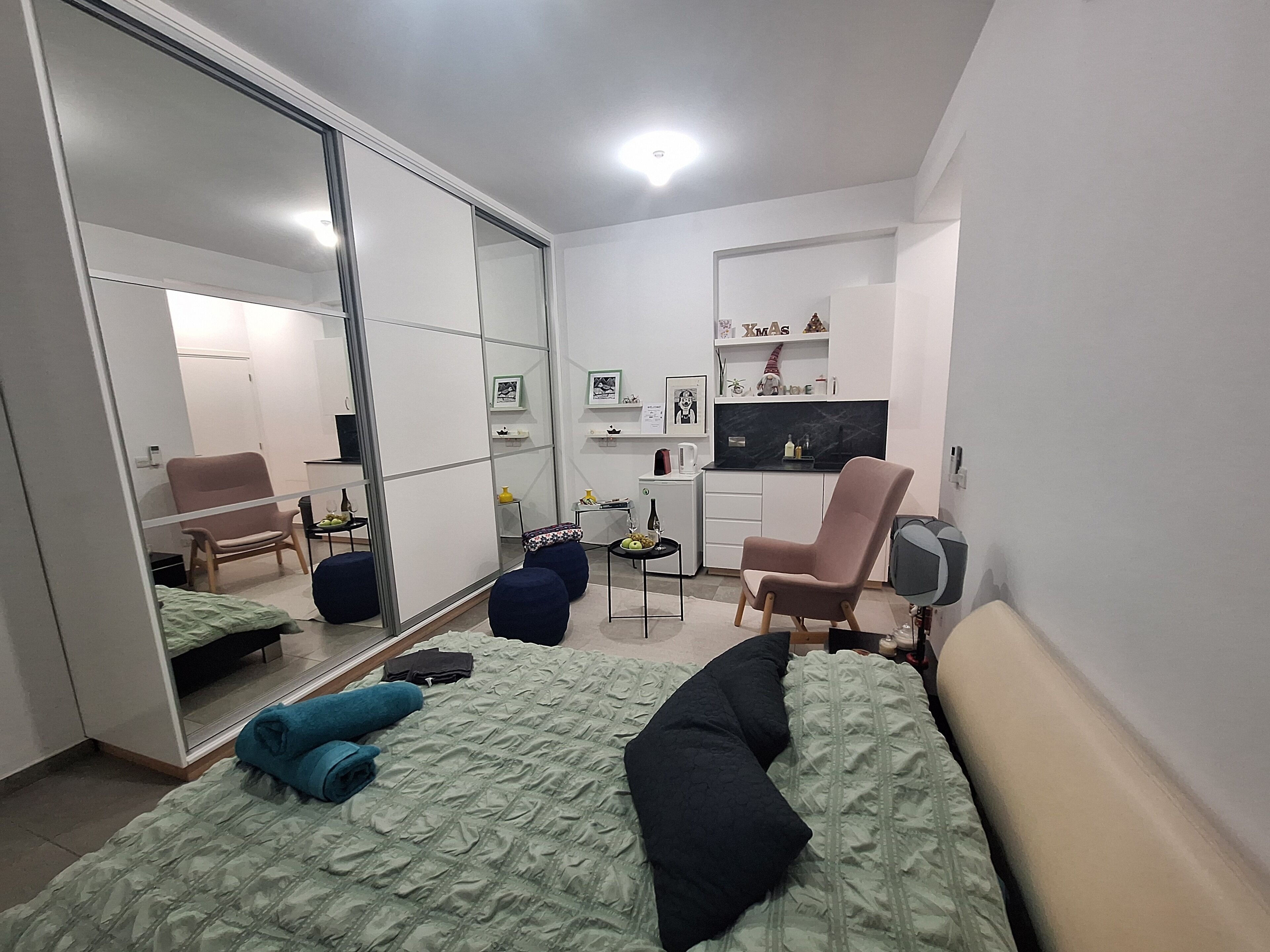 1 chambre, fer et planche à repasser, Wi-Fi, draps fournis