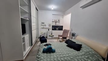 1 bedroom, iron/ironing board, WiFi, bed sheets